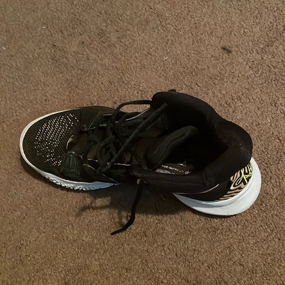 Nike kyrie 7 yellow black pink, worn good like new
